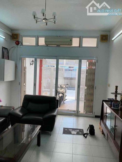 Nhà MTKD Nguyễn Biểu, P.1, Quận 5 | 4 x 16 | Nhà Cấp 4 | 1PN 1WC | Giá 18tr - 1