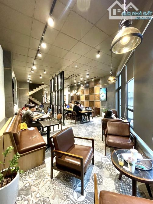 Trần Đại Nghĩa, 2 thoáng, 4 tầng TM, Dòng tiền khủng. 140m2, MT 8m. Chỉ 98 tỷ! - 1