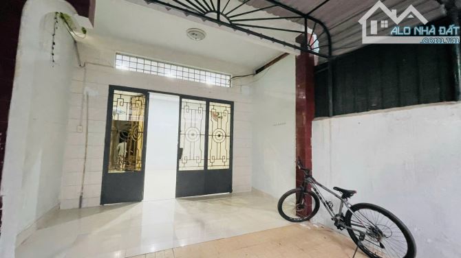 Bán nhà cấp 4 khu cư xá Tỉnh Đội Tân Phong giá chỉ 4.8 tỷ thương lượng - 1