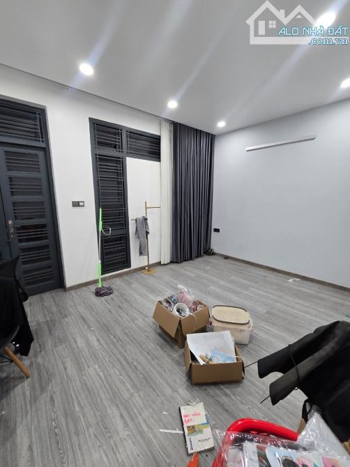 NHÀ 2 TẦNG - SÁT TIỀN ĐƯỜNG GẦN AEON TÂN PHÚ - 73M2 - ĐƯỜNG LÊ TRỌNG TẤN CHỈ 5 TỶ - 2