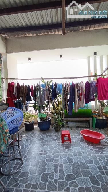 quận 8 ,4 tầng ,ngang hơn 4m ,nhỉnh 8,x - 2
