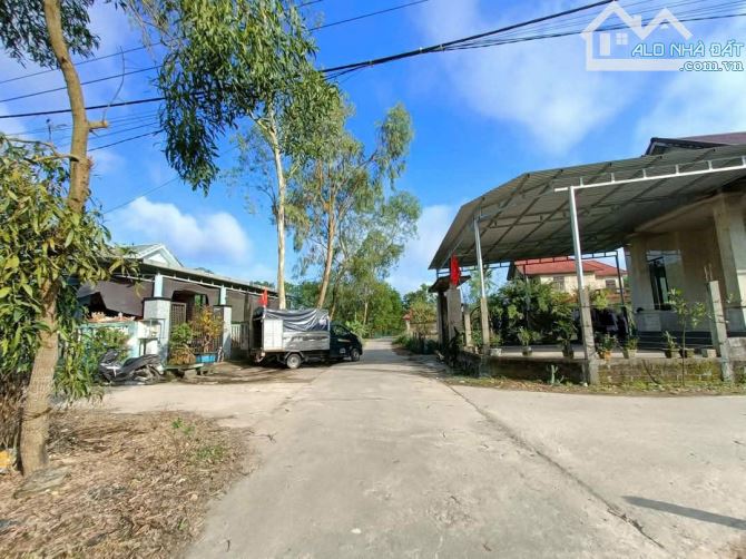 Đ𝐚̂́𝐭 𝐕𝐚̀𝐧𝐠 𝐌𝐚̣̆𝐭 𝐓𝐢𝐞̂̀𝐧 vo phi trang 𝐍𝐠𝐮𝐲𝐞̂̃𝐧 𝐓𝐡𝐚𝐧𝐡, Lương Viện - 2