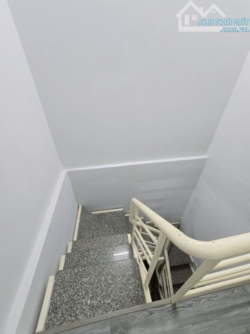 BÁN NHÀ Q8: NGUYỄN DUY 33m2,(305x11),NỞ HẬU. 2PN,2WC, 10m RA HẺM XE HƠI. - 2