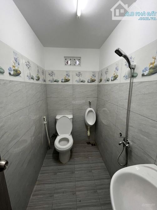 BÁN NHÀ GẤP CHIA TÀI SẢN CHO CON NHÀ NGUYỄN TRUNG NGẠN - 2