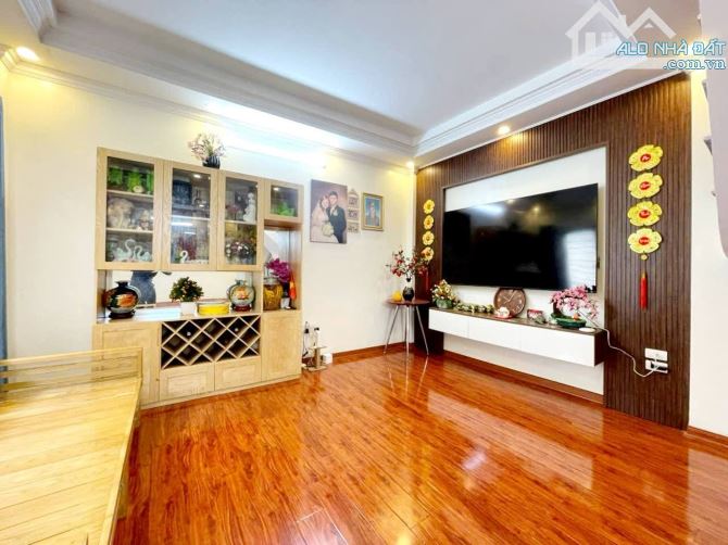 NHÀ ĐẸP PHỐ KHƯƠNG ĐÌNH THANH XUÂN SỞ HỮU NGAY 42m2/5tầng .Tặng full Nội Thất. Giá 9tỷ. - 2