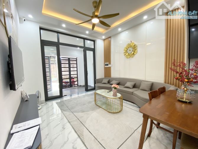 64m2 - 2 tầng 3pn - hẽm trước nhà 8m - gấp bán nhỉnh 5 tỷ tl. - 2