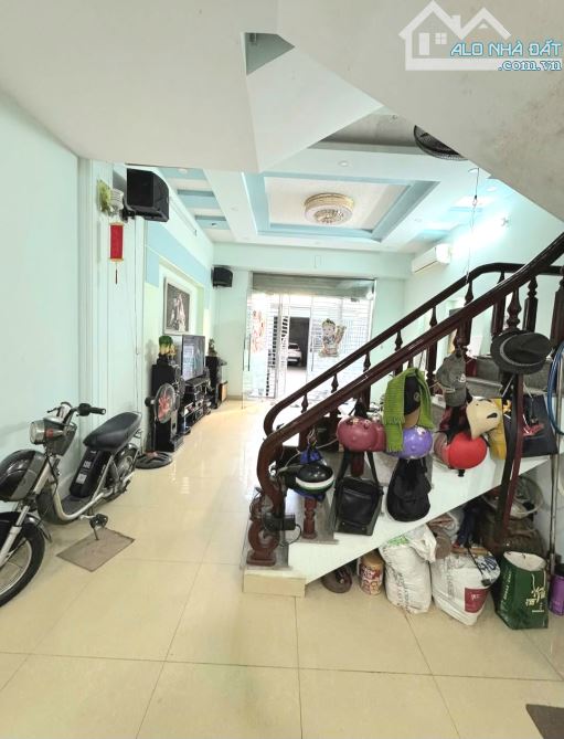 Bán nhà Thiên Lôi, Kênh Dương, Lê Chân, Hải Phòng. 3,5 tầng, 52m2, 3,5 tỷ. Ngang 5m, d2 - 2