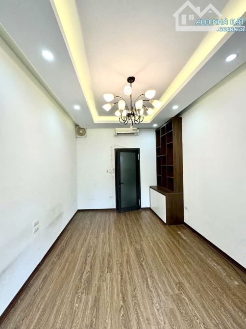 Nhà ngõ Minh Khai- ba gác đỗ, nở hậu- 41,4/42m2- 5 đồng 8. - 2