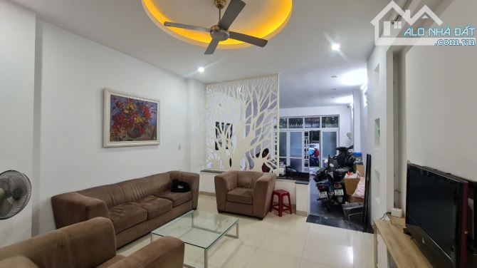 Bán Nhanh Nhà đẹp 3 tầng mặt tiền số 09 đường Mê Linh - Giá 15 Tỷ. - Tp Nha Trang - Diện t - 2