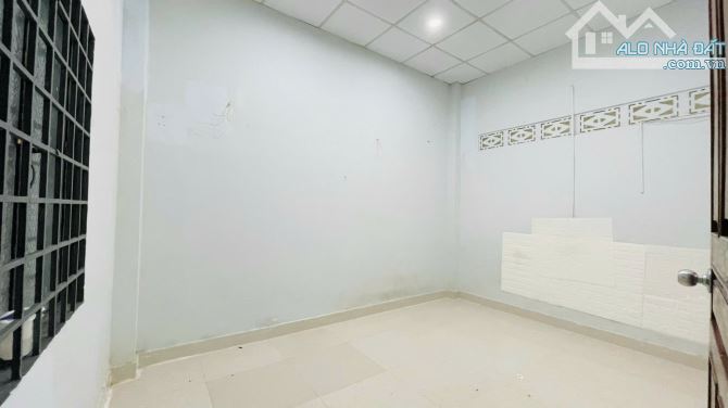 Bán nhà cấp 4 khu cư xá Tỉnh Đội Tân Phong giá chỉ 4.8 tỷ thương lượng - 2