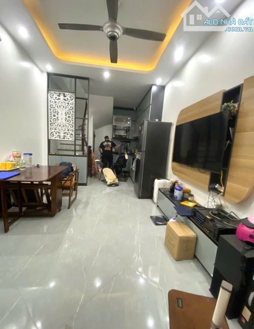 Ngay Hồ Đền Lừ - 5 M ra ô tô - Nhà dân mới kính kong - Full nội thất - Ở ngay. - 2