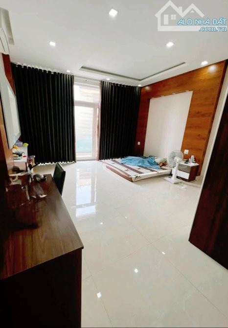 Bán nhà 4 mê mới full nội thất mặt tiền Phan Đình Phùng. 72m2 ngang 5m nở hậu giá 9,3tỷ - 3