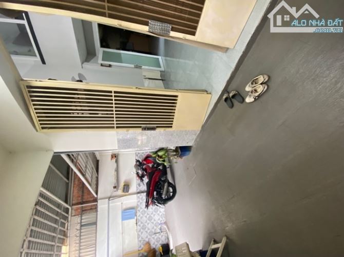 TÔI CẦN BÁN HẺM NHÀ 4 TỶ - 70M2 - XE HƠI VÀO NHÀ - NGANG KHỦNG GẦN 9M - 3