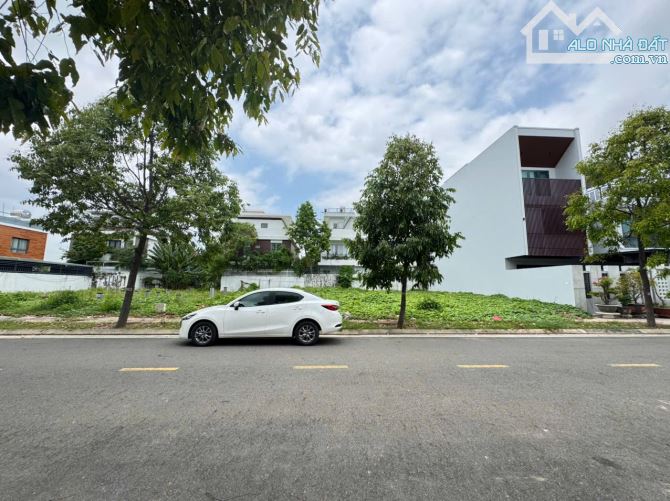 Bán lô Biệt Thự Mỹ Gia gói 2 đường số 5 rộng 16m Khu đô thị mới Nha Trang - Diện tích: 200 - 3