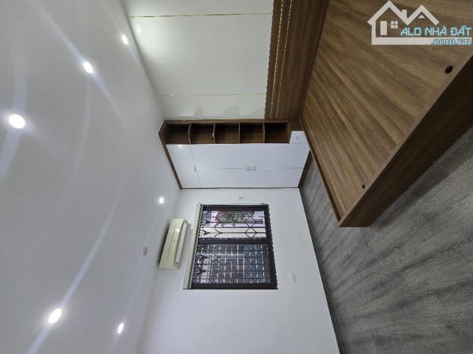 TÔN THẤT TÙNG - Nhà chú Xuân: 5T, 5ngủ, Nội thất ĐẸP-ĐỦ-sẵn ở; 7,6tỷ - 3