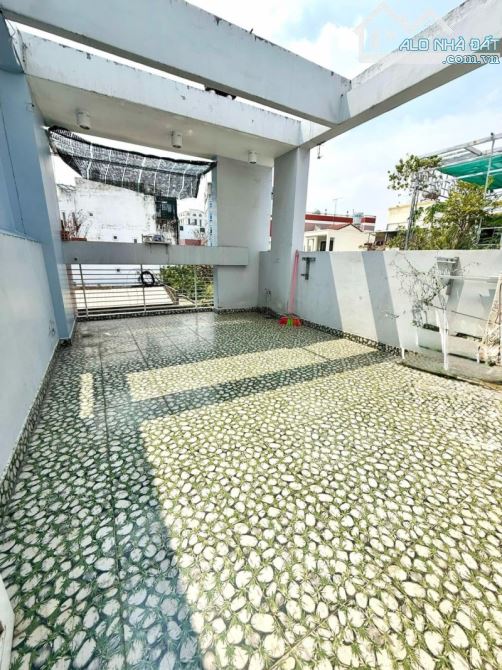 MẶT TIỀN NGUYỄN ĐÌNH CHÍNH - DTCN 54M2 , NỞ HẬU - CÓ GPXD MỚI - GIÁ 10.x TỶ - 4