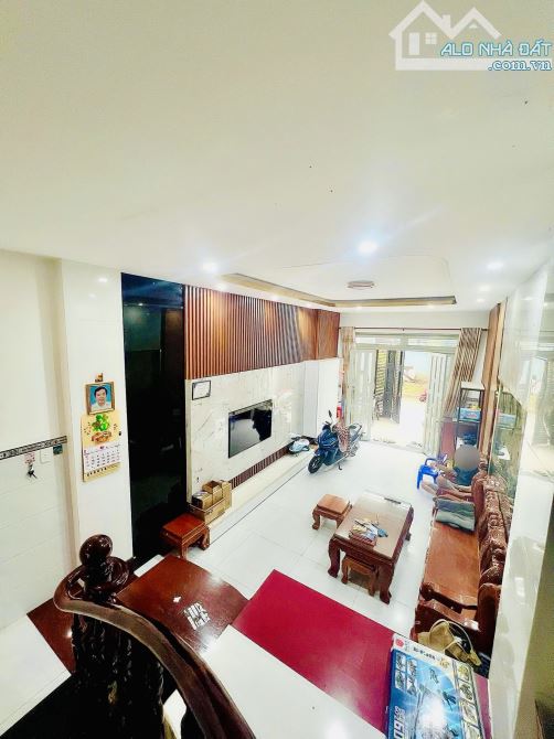 Ngay Tô Hiệu Hoà Bình View Công viên xe hơi tránh 4 x 22m, 4 Lầu ST, Giá 9.9 tỷ TL - 4