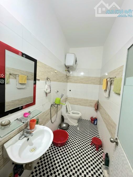 Bán nhà Thiên Lôi, Kênh Dương, Lê Chân, Hải Phòng. 3,5 tầng, 52m2, 3,5 tỷ. Ngang 5m, d2 - 4