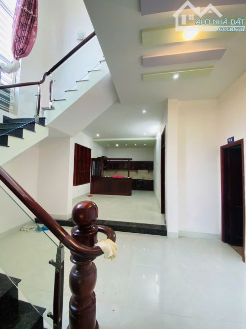 Bán nhà mặt tiền đường Trần Phú 10x20m - 5