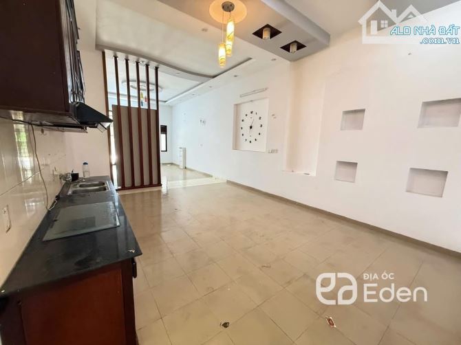 BÁN MẶT TIỀN KINH DOANH ĐƯỜNG TRẦN VĂN PHỤ. DT: 5x30M. GIÁ: 6,5 TỶ - 5