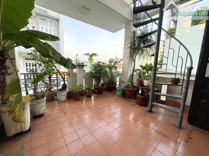 Bán nhà đường Hiệp Bình, Thủ Đức, hẻm 6m, 64m2, 3 tầng, 4PN - 5