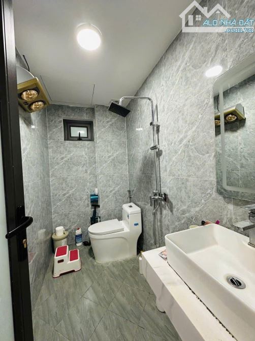 Ngay Hồ Đền Lừ - 5 M ra ô tô - Nhà dân mới kính kong - Full nội thất - Ở ngay. - 6