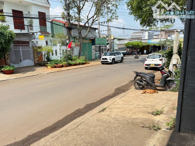 BÁN MẶT TIỀN KINH DOANH ĐƯỜNG TRẦN VĂN PHỤ. DT: 5x30M. GIÁ: 6,5 TỶ - 8