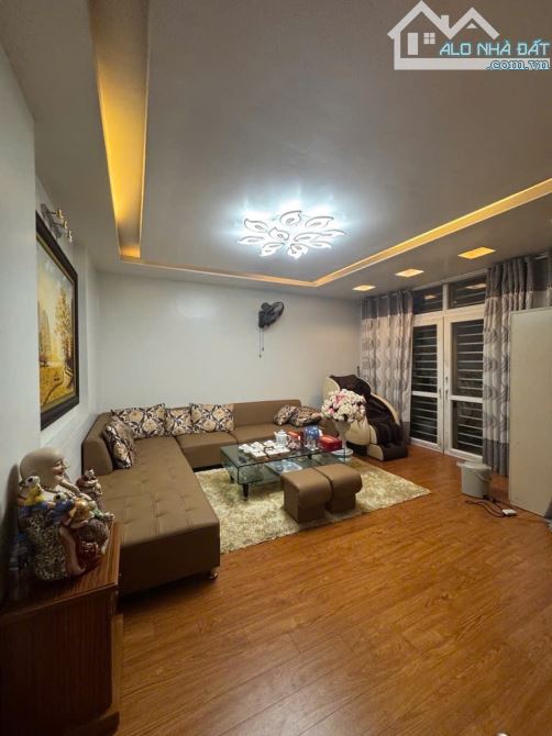 Bán nhà Trịnh Đình Cửu - OTO TRÁNH, Hai Mặt Ngõ, Cách Phố đúng 10m - Chỉ Hơn 10 Tỷ! - 1