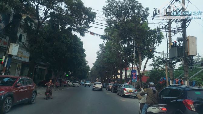 Bán nhà 3 tầng Khu 1 Đại phúc . dt 97m . mt 4,8m . hướng ĐN . giá 11ty2