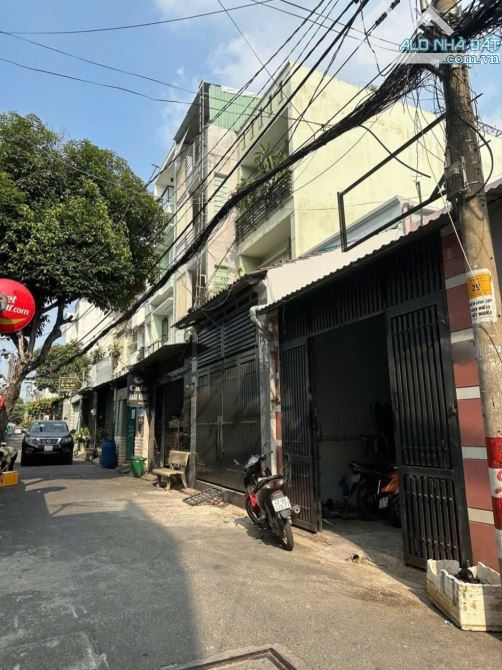 Bán nhà 2 tầng, 4m x 20m, hẻm xe hơi, gần Emart Phan Huy Ích, phường 12, Gò Vấp, 6 tỷ