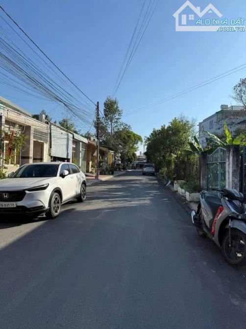 Dất Hiệp Thành sau lưng BV 512 Dường , 5,4 x 25