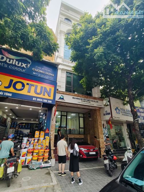 Toà nhà thiết kế hiện đại 7 tầng, 1 hầm. Mặt phố Mạc Thái Tông. DT 70m2, 6 tầng, thang máy