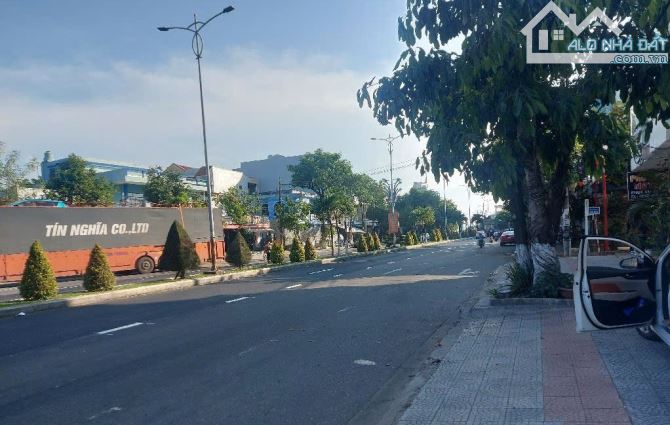 GIẢM 2 TỶ! BÁN ĐẤT 500M2 – 49,98 TỶ - MT CÁCH MẠNG THÁNG 8 - Q. CẨM LỆ