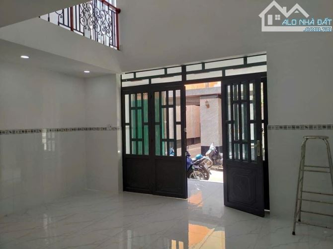 Bình Tân, hẻm thông đường số 7,khu tên lửa, ngang 5,5m, Nhà 3 tầng, 75 m2, giá rẻ.