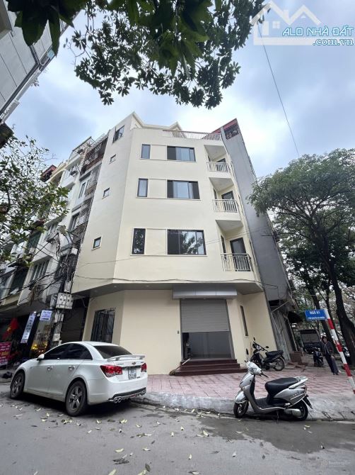 Cho thuê nhà mới phố Nguyễn Bá Khoản, Cầu Giấy. DT 40m2, 5 tầng, lô góc, thông sàn 27 tr