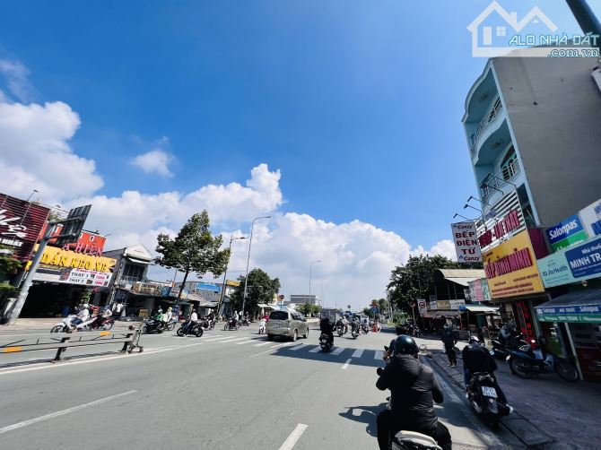 Ngộp bán gấp đất mặt tiền P. Linh Trung ngay Phạm Văn Đồng DT 134m2 (6.3x20) giá nhíc 9 tỷ