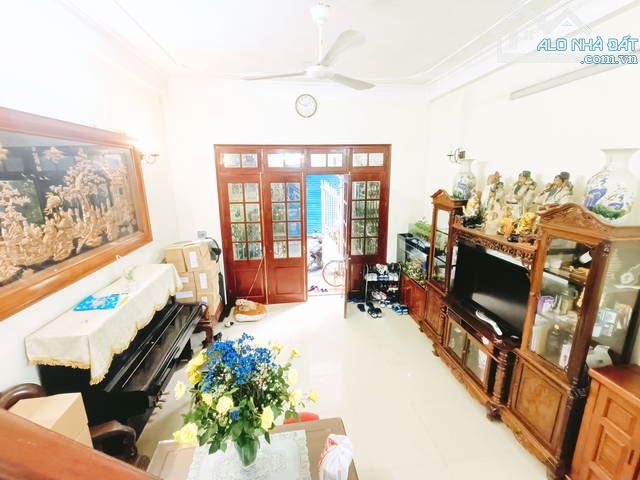 Bán nhà Trung Kính - Cầu Giấy 65m2*4T MT5m Gara oto giá 32.5 tỷ