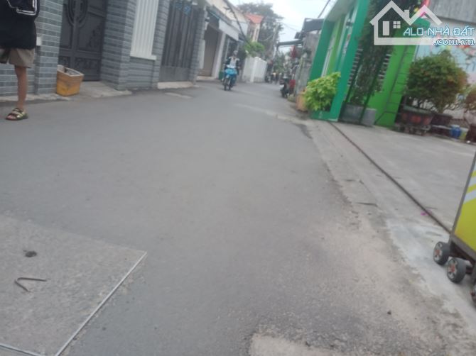 GẤP BÁN LÔ ĐẤT MẶT KIỆT Ô TÔ TRẦN ĐÌNH TRI, SÁT BIỂN HÒA MINH.