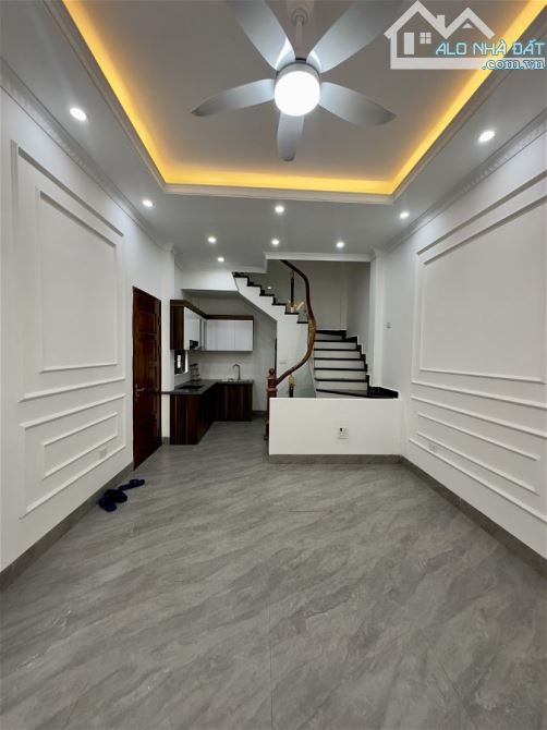 Cần bán nhà phố Đàm Quang Trung 50m 3 tầng ngõ rộng dân xây 7.5 tỷ