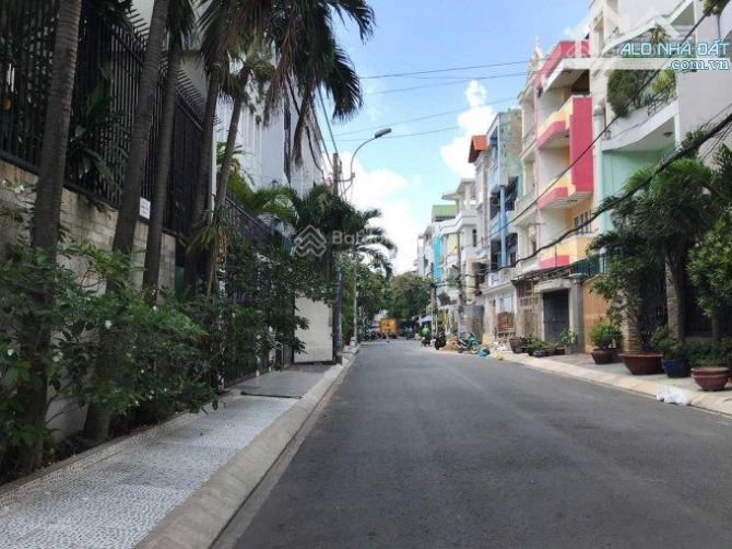 Bán nhà hẻm 8m đường Lê Văn Sỹ Quận 3, DT: 11,5x 27m ( lộ giới vào 2,5m ) giá chỉ 40 tỷ TL
