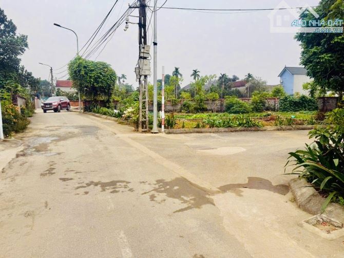 Đón sóng Vin Đồng Trúc và Metro 5 hàng hiếm 62m trục chính thôn Chầm Muộn cách VIN chỉ 1km