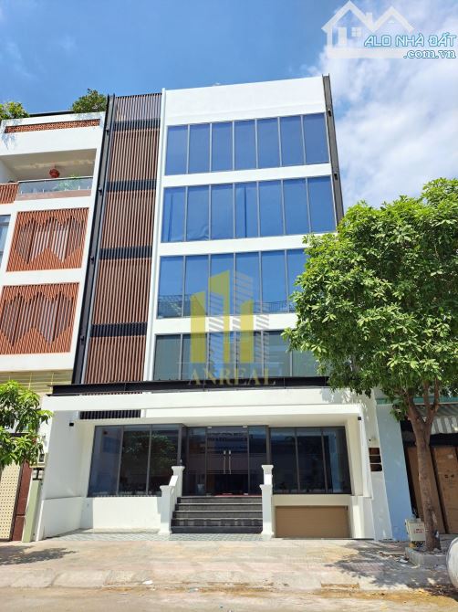 CHO THUÊ TOÀ VĂN PHÒNG HIỆN ĐẠI 1000M2 - GẦN SONG HÀNH GIÁ 240 TRIỆU