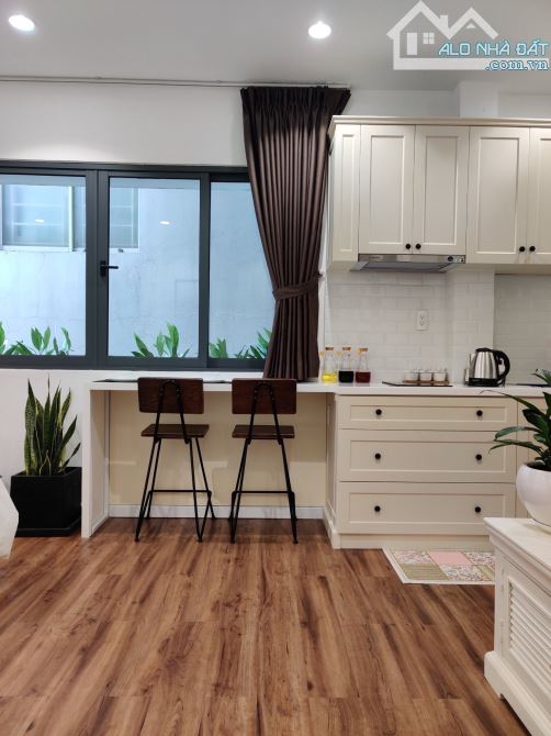 Bán nhà mặt tiền đường Nguyễn Đình CHiểu phường 4 quận 3. DT 6x14m (6 tầng) giá 42 tỷ