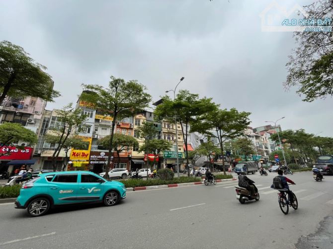 Bán ngôi nhà 6 tầng, căn góc 2 mặt thoáng, DT 102.9m², mặt ngõ Đào Tấn xe con tránh, KD