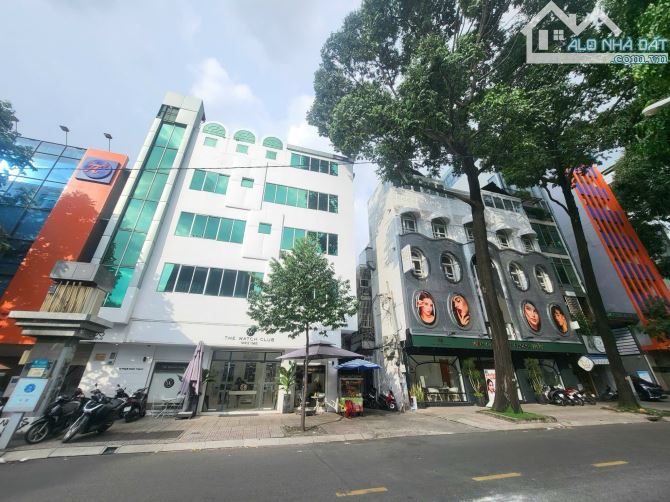 Mặt tiền Phan Đình Phùng, Quận Phú Nhuận 9x16m nở hậu - HĐT 151,86 triệu - 38.5 tỷ