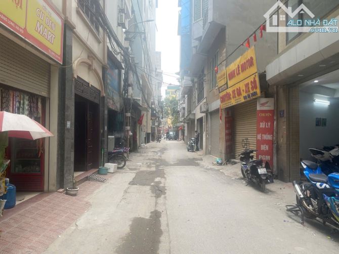 BÁN! Nhà Cấp 4 Phố Phú Xá, Tây Hồ 93m2, C4, MT6.2m. Nhỉnh 15 Tỷ, Ô Tô Vào Nhà, Ô Tô 15M