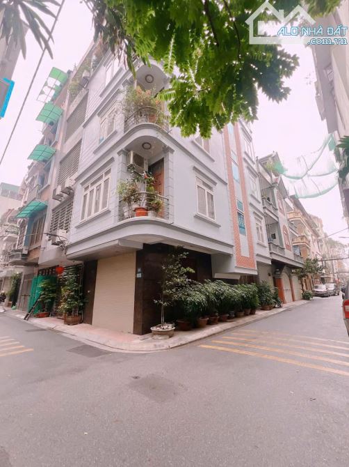 Bán nhà Lô góc Tây Sơn, Ô tô phi, sát phố, KD  tốt, DT 66m2, Mt 4,6m, giá 19 tỷ
