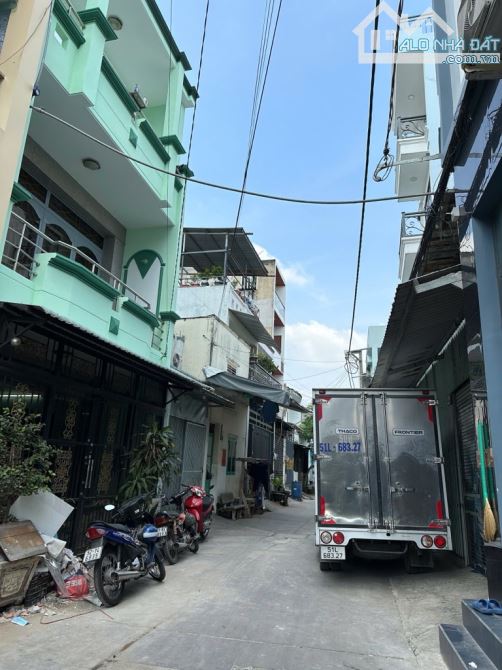 HẺM XE HƠI – BÌNH TÂN – GẦN LÊ ĐÌNH CẨN- NHÀ 2 TẦNG MỚI ĐẸP Ở NGAY - NHỈNH 3 TỶ