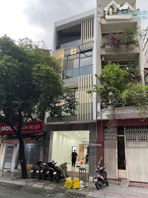 Rẻ nhất Bến Thành! Bán nhà MT Lê Thị Riêng.(4.5 x 18m, 4 tầng, HĐT 90 Triệu), giá 29 tỷ