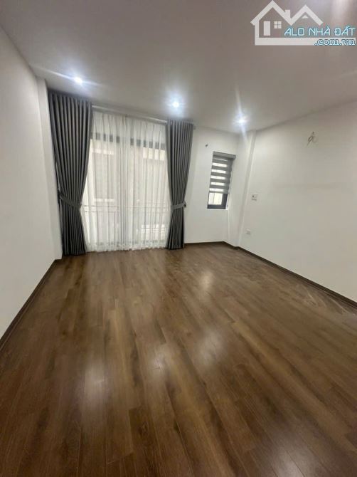 CẦN BÁN NHÀ NGỌC THỤY,32M2 5T 6.15 TỶ, AN NINH TỐT, KHU DÂN TRÍ CAO, GẦN TRƯỜNG MẦM NON NG